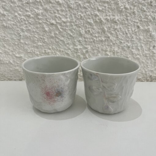 malý kalíšek perleťový s květinou